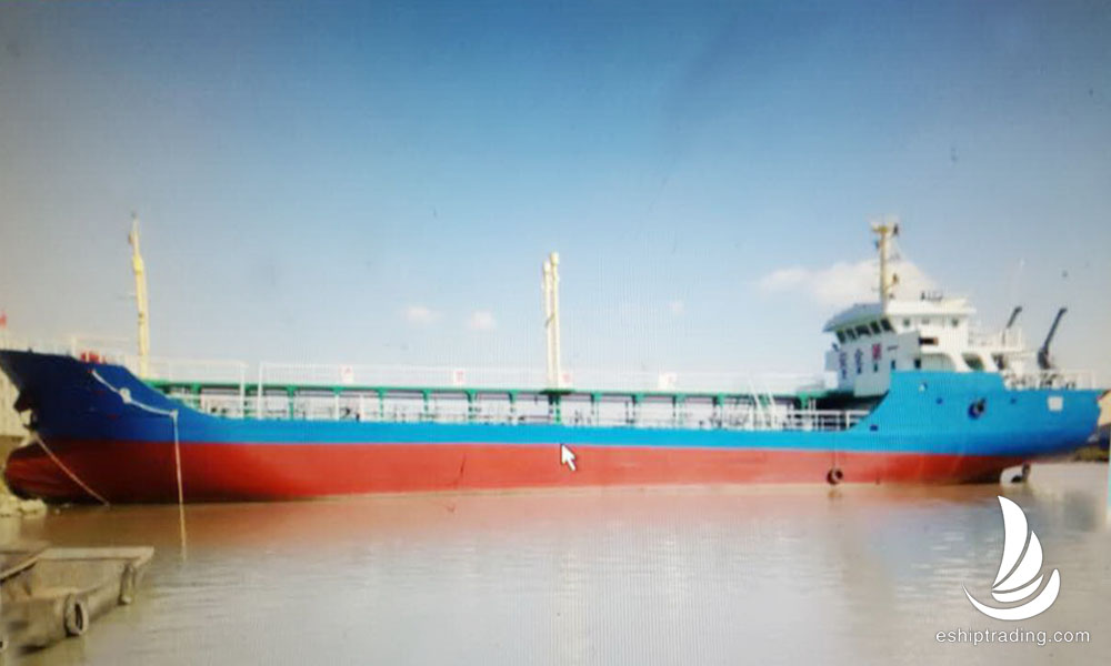 1000 T Product Oil Tanker For Sale