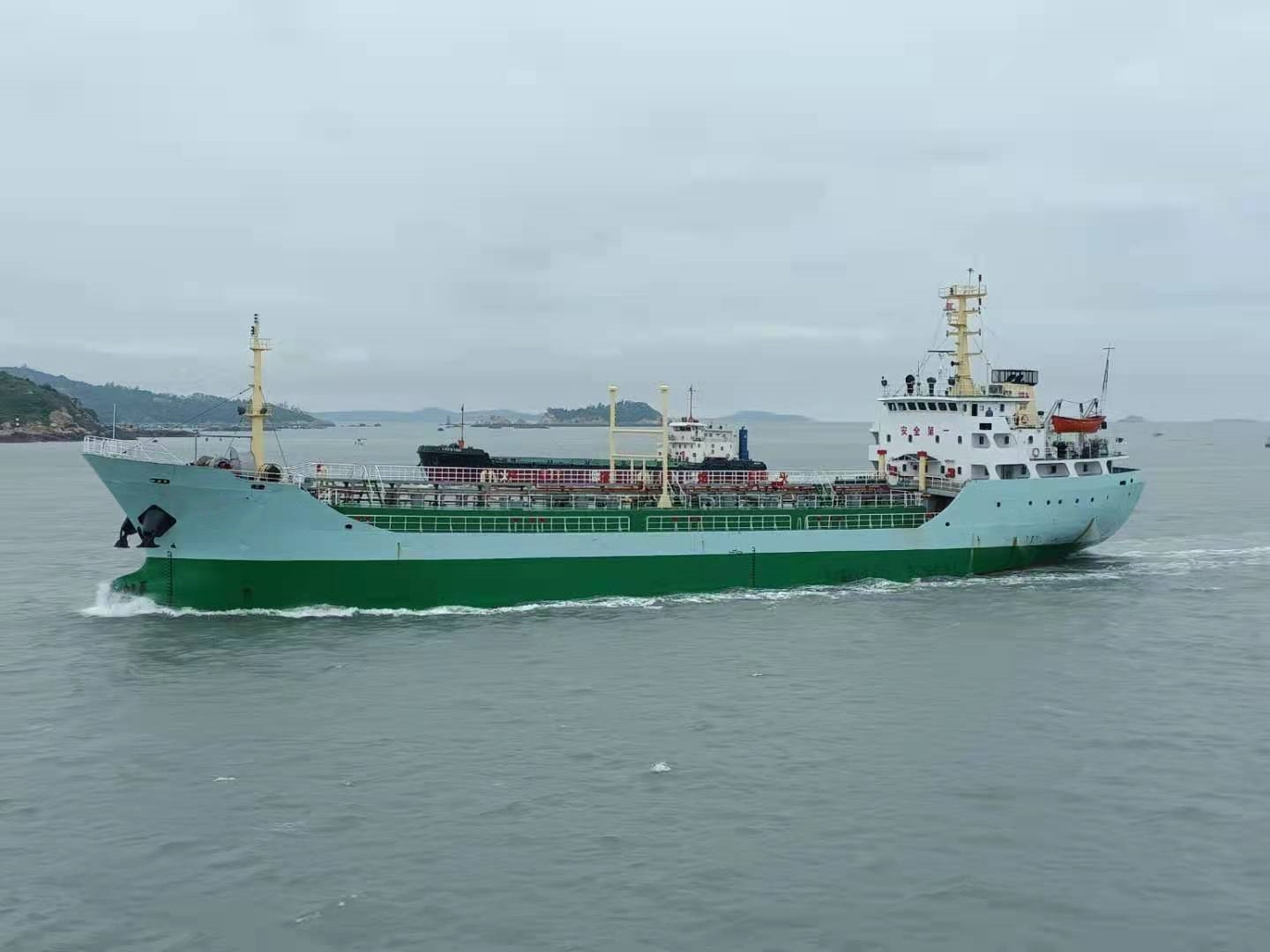 2498 T Product Oil Tanker For Sale