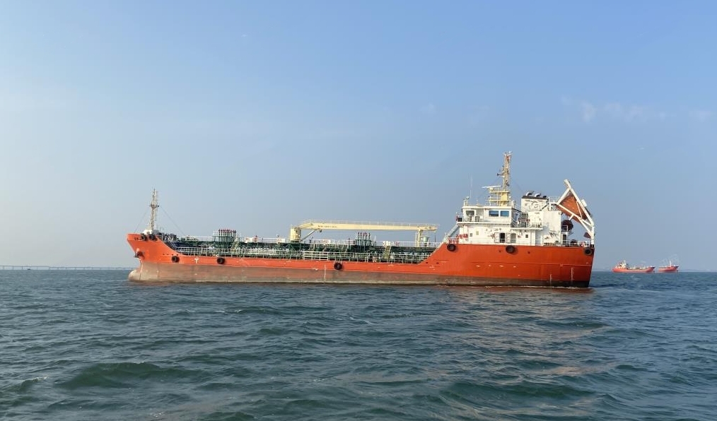 4200 T Product Oil Tanker For Sale