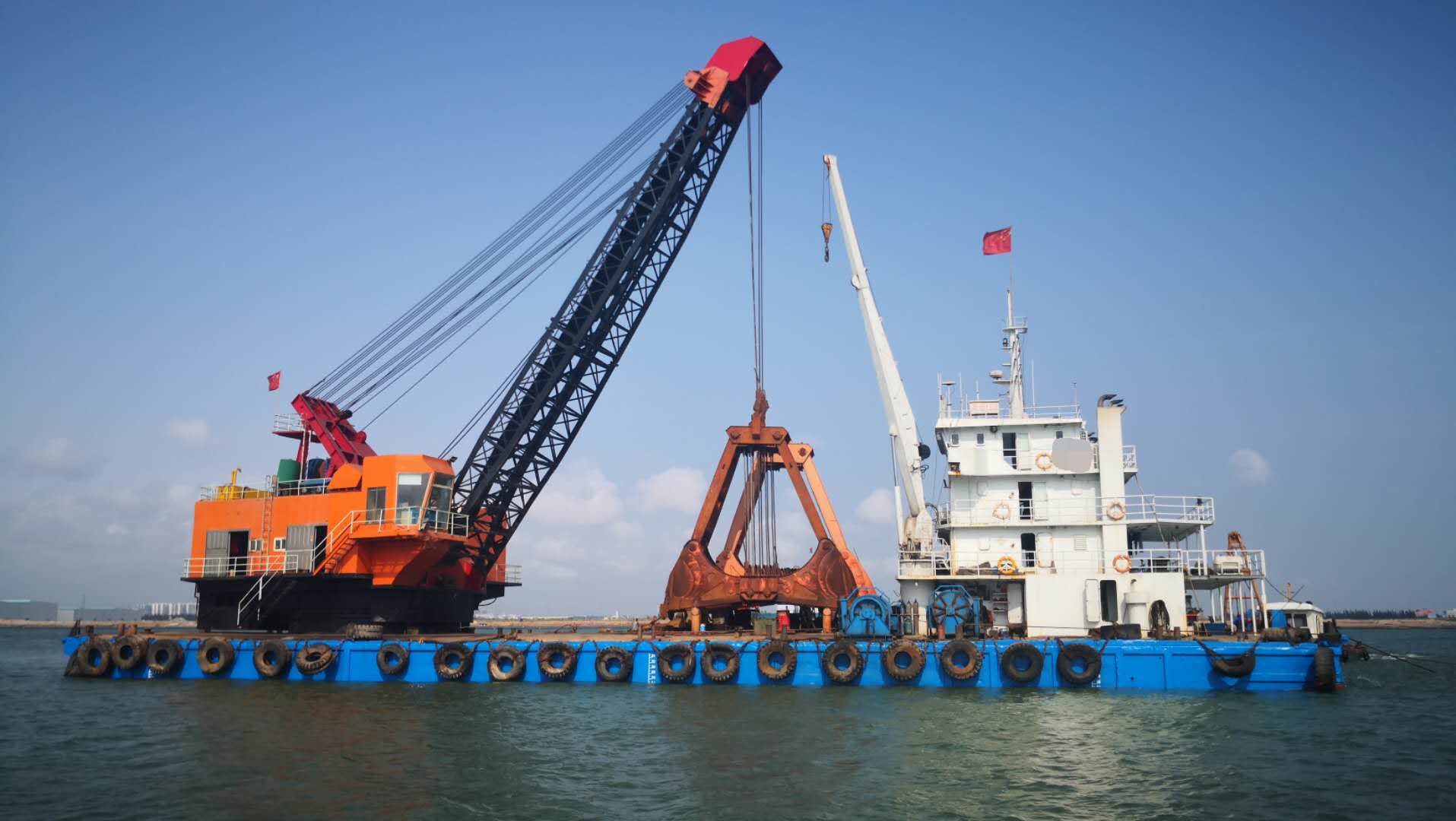 18 m3 Grab Dredger For Sale