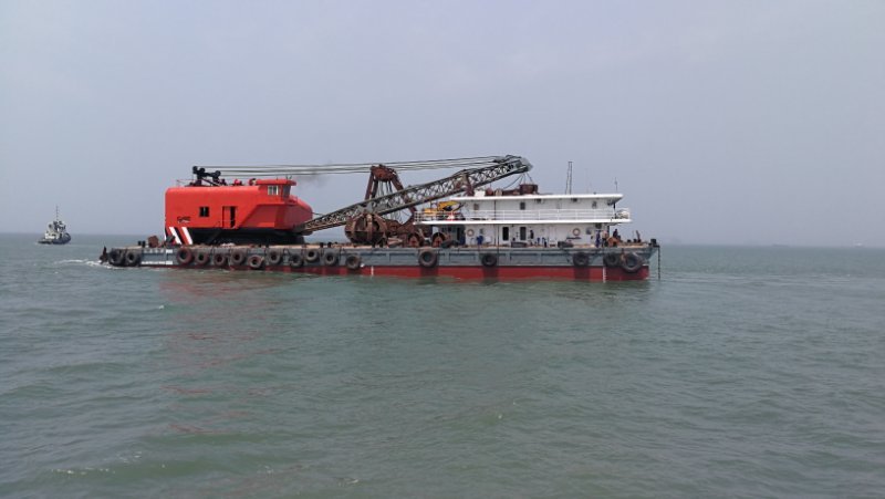 18 m3 Grab Dredger For Sale