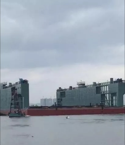 10000 T Floating Dock  For Sale