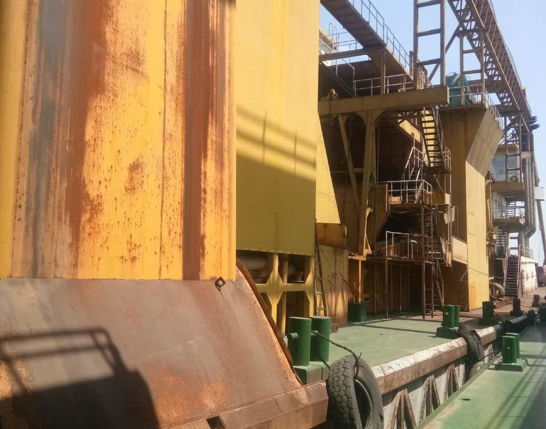 1700 T Self suction sand carrier For Sale