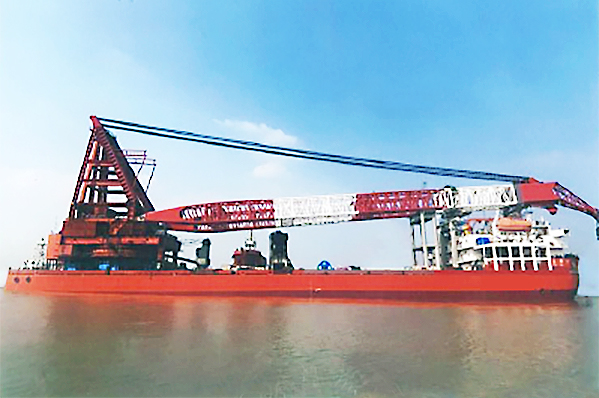 2000 T Fully Slewing Floating Crane For Sale