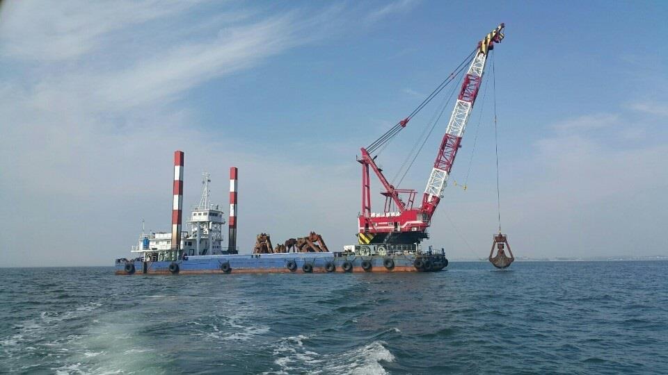 500 T Fully Slewing Floating Crane For Sale