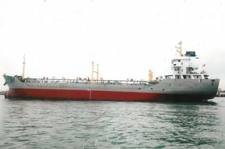 3000 T Product Oil Tanker For Sale