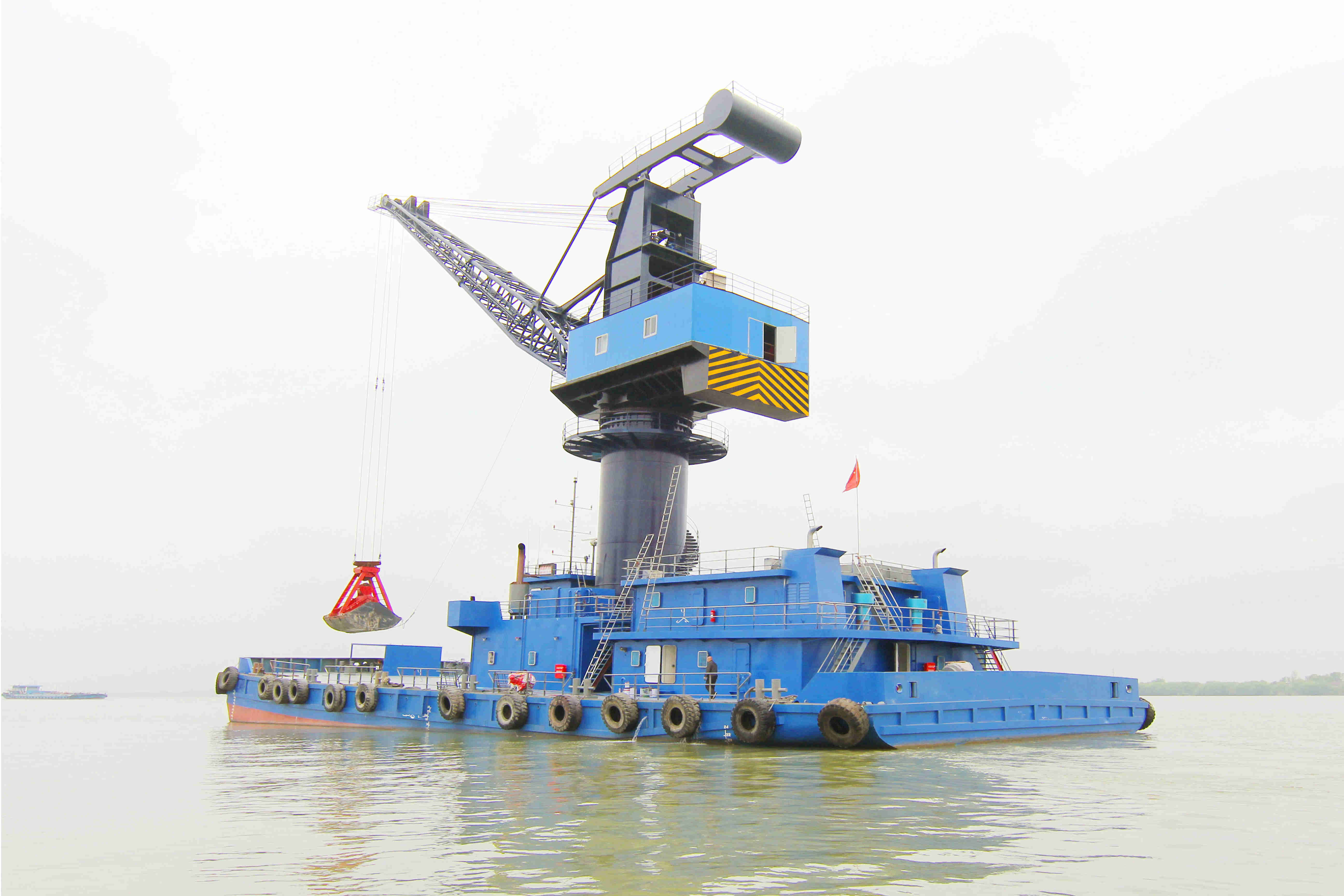 50 T Fully Revolving Floating Crane For Sale