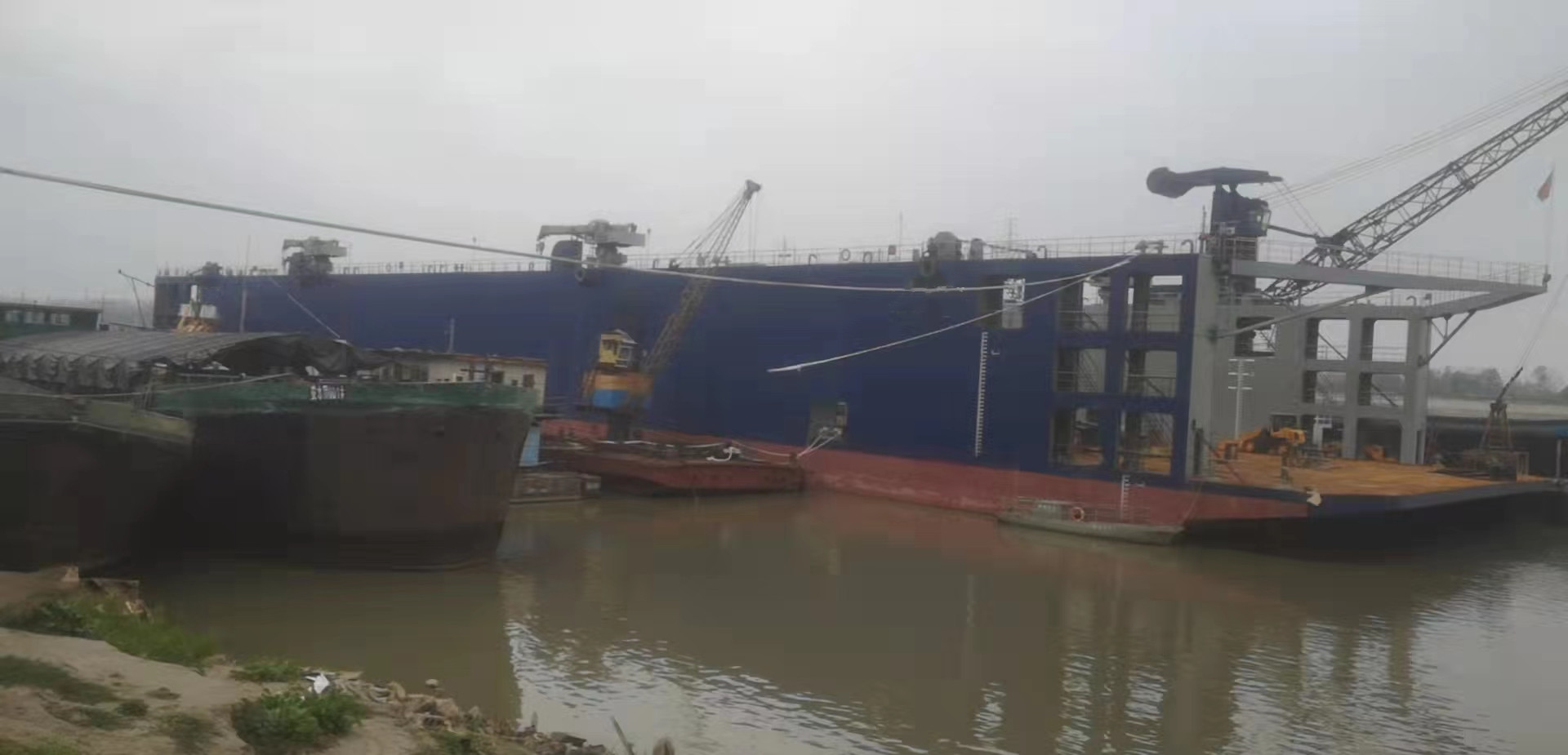 5000 T Floating Dock  For Sale