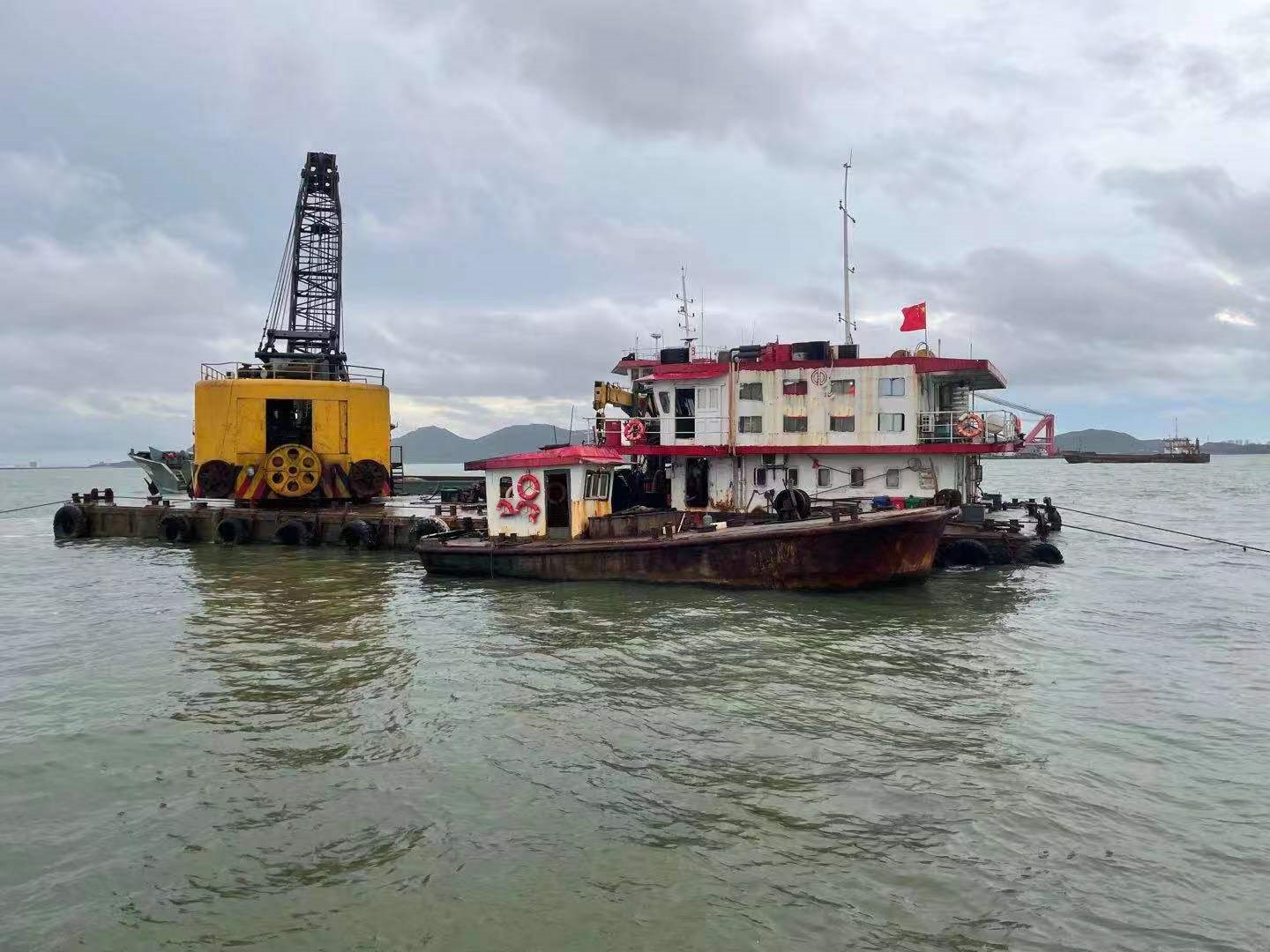 8 m³ Grab Dredger For Sale