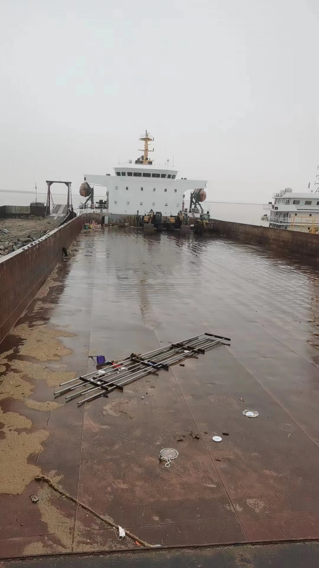 9990 T Deck Barge /LCT For Sale