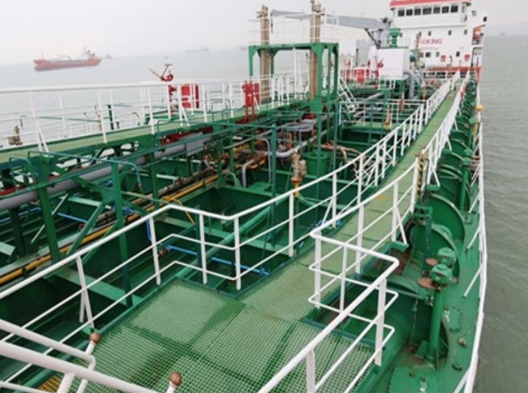 4380 T Product Oil Tanker For Sale