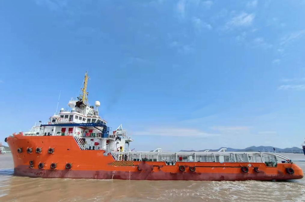 8000 PS AHTS For Sale