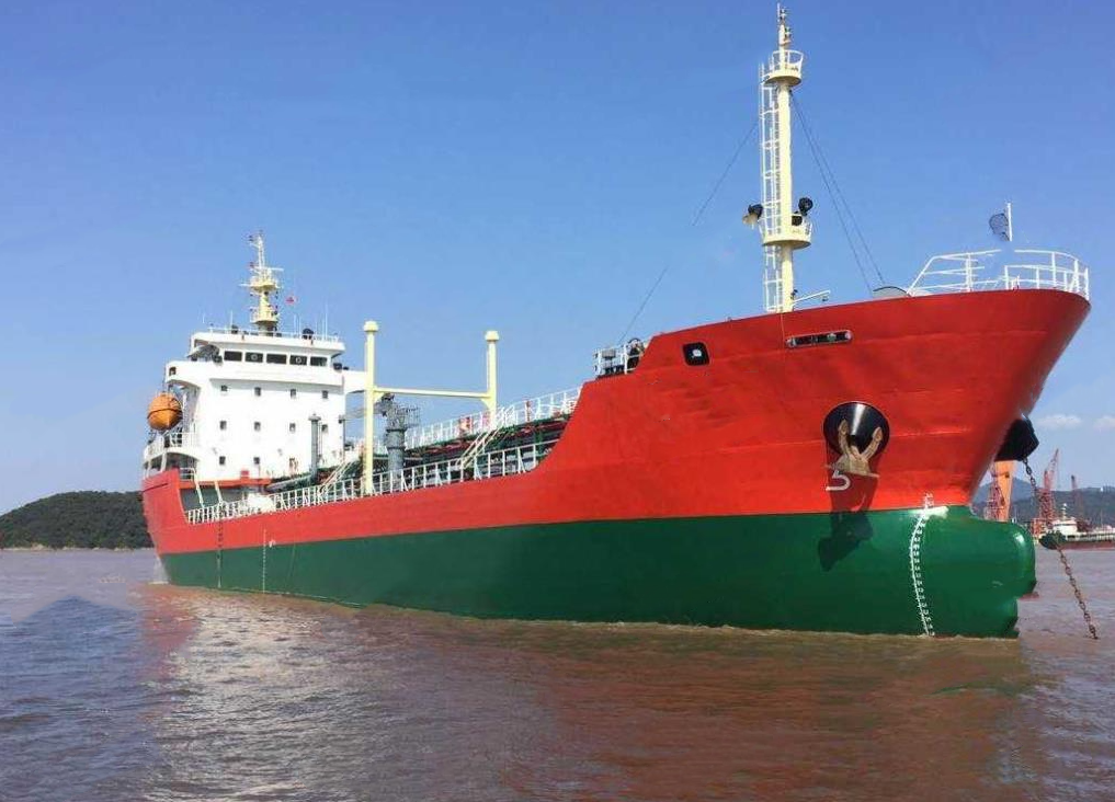 3300 T Product Oil Tanker For Sale