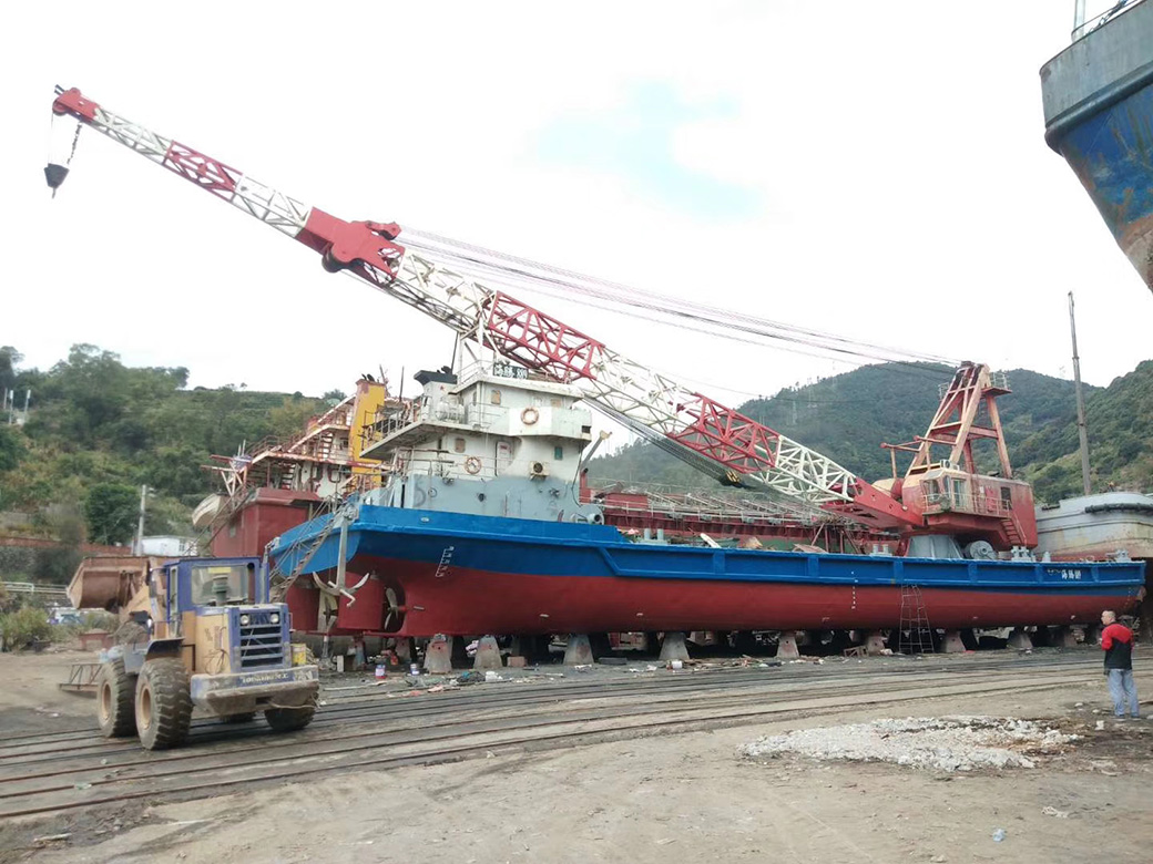 100 T Fully Revolving Floating Crane For Sale