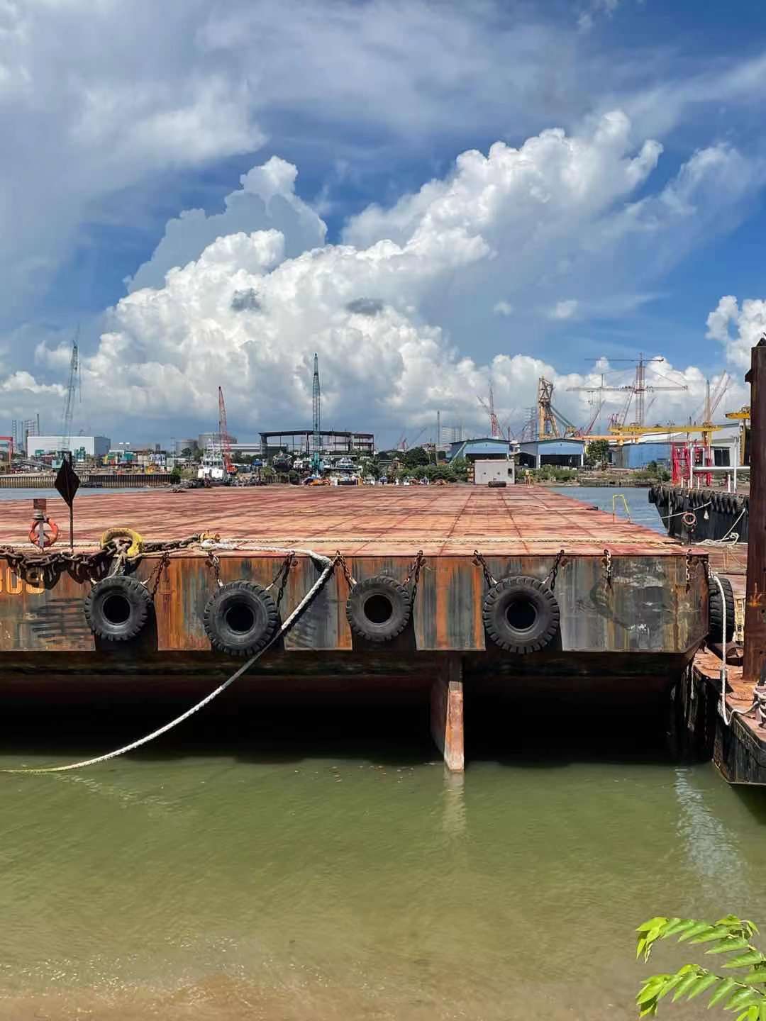 13857 T Non-self-propelled deck barge For Sale