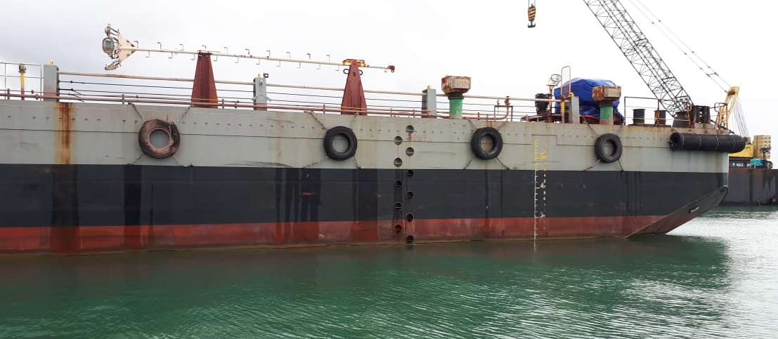 12600 T Non-self-propelled deck barge For Sale