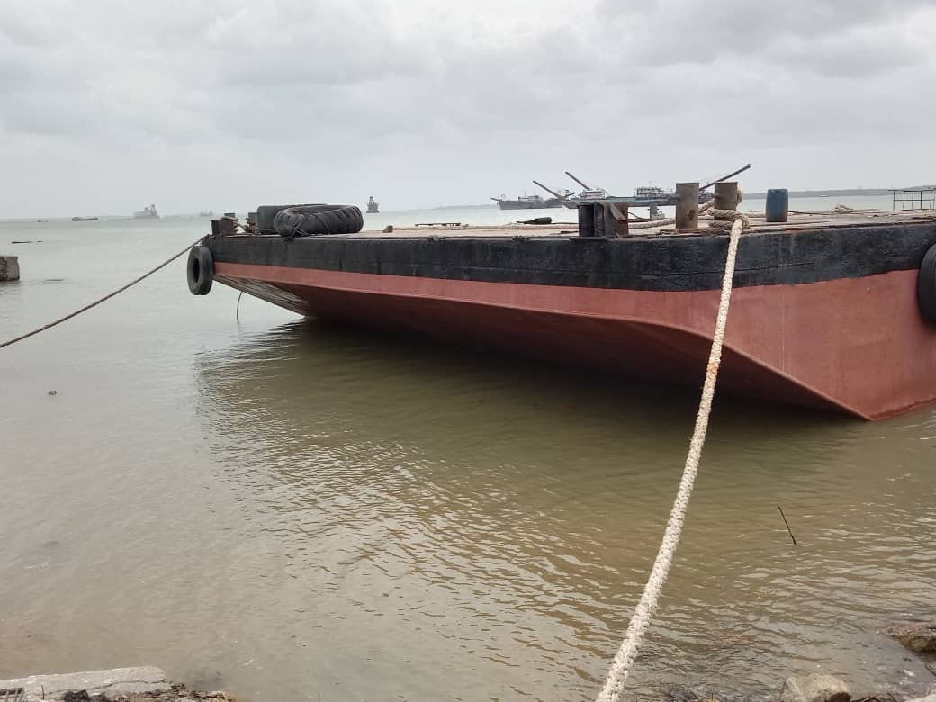 906 T Non-self-propelled deck barge For Sale