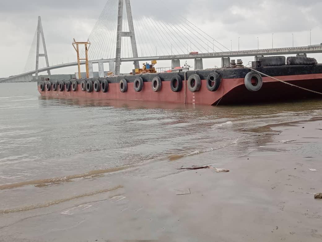 260 FT Non-self-propelled deck barge For Sale