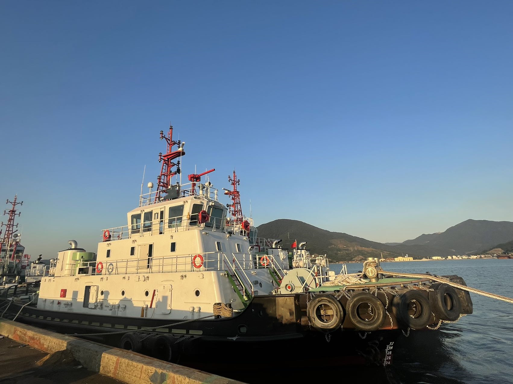 3200 PS Harbor Tug For Sale