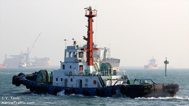 3600 PS Harbor Tug For Sale