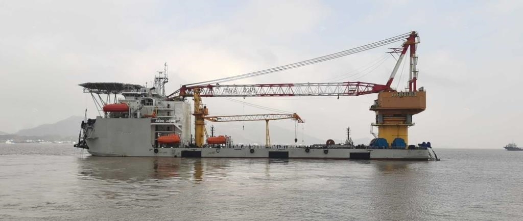 800 T Fully Revolving Floating Crane For Sale