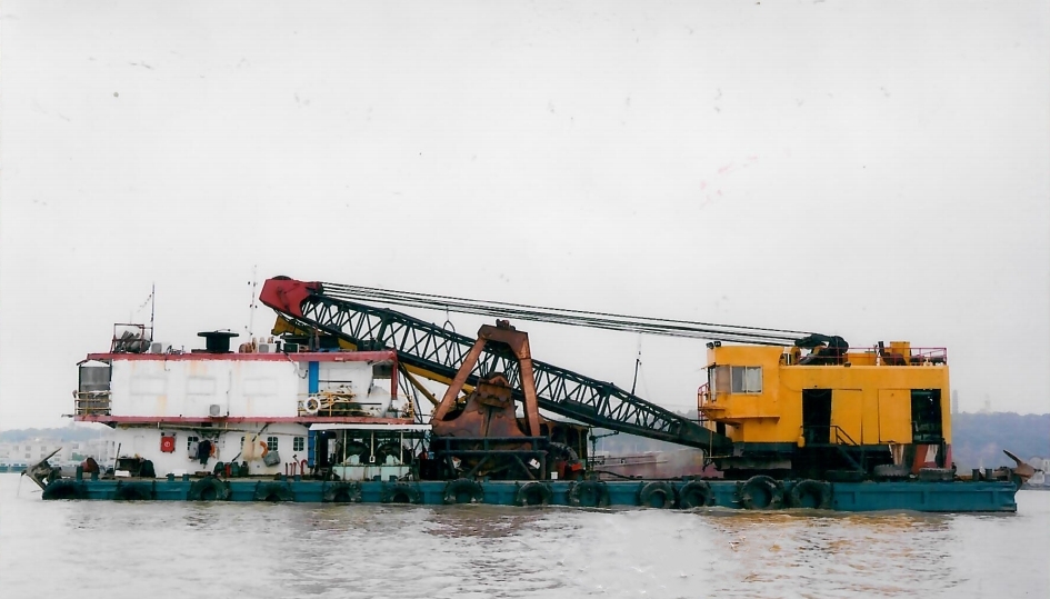 8 m³ Grab Dredger For Sale