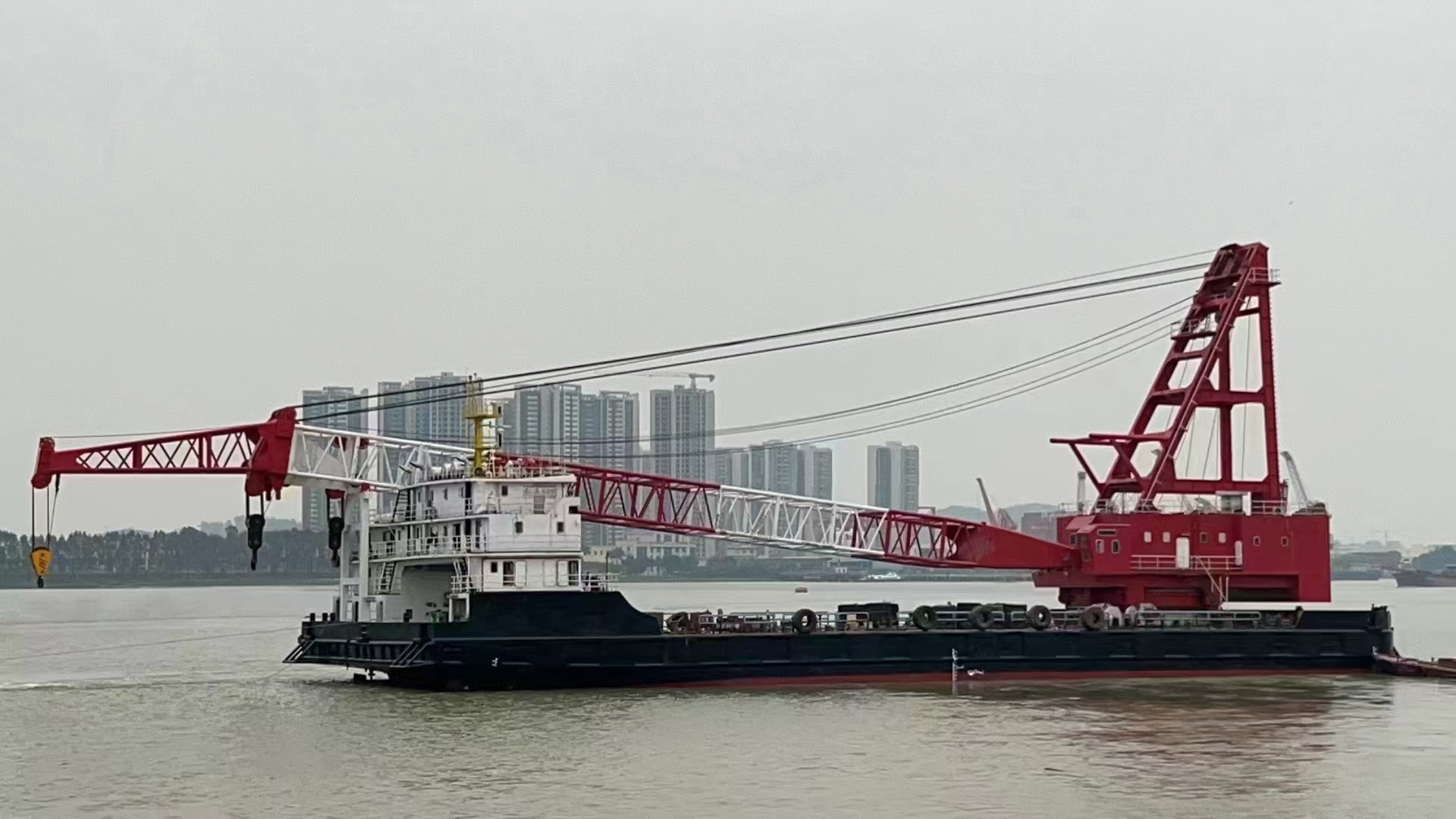 350 T Fully Revolving Floating Crane For Sale