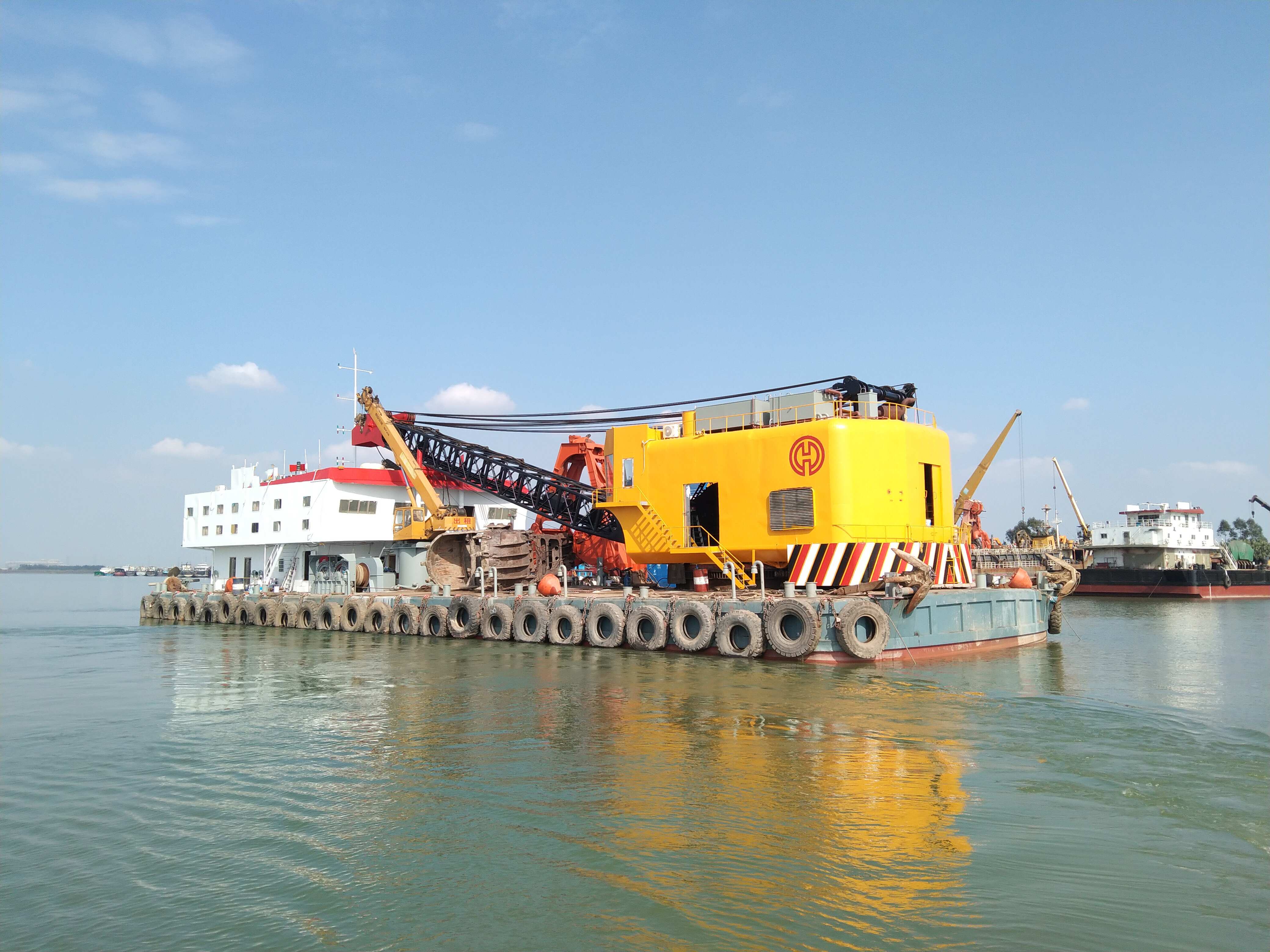 13m³ Grab Dredger For Sale