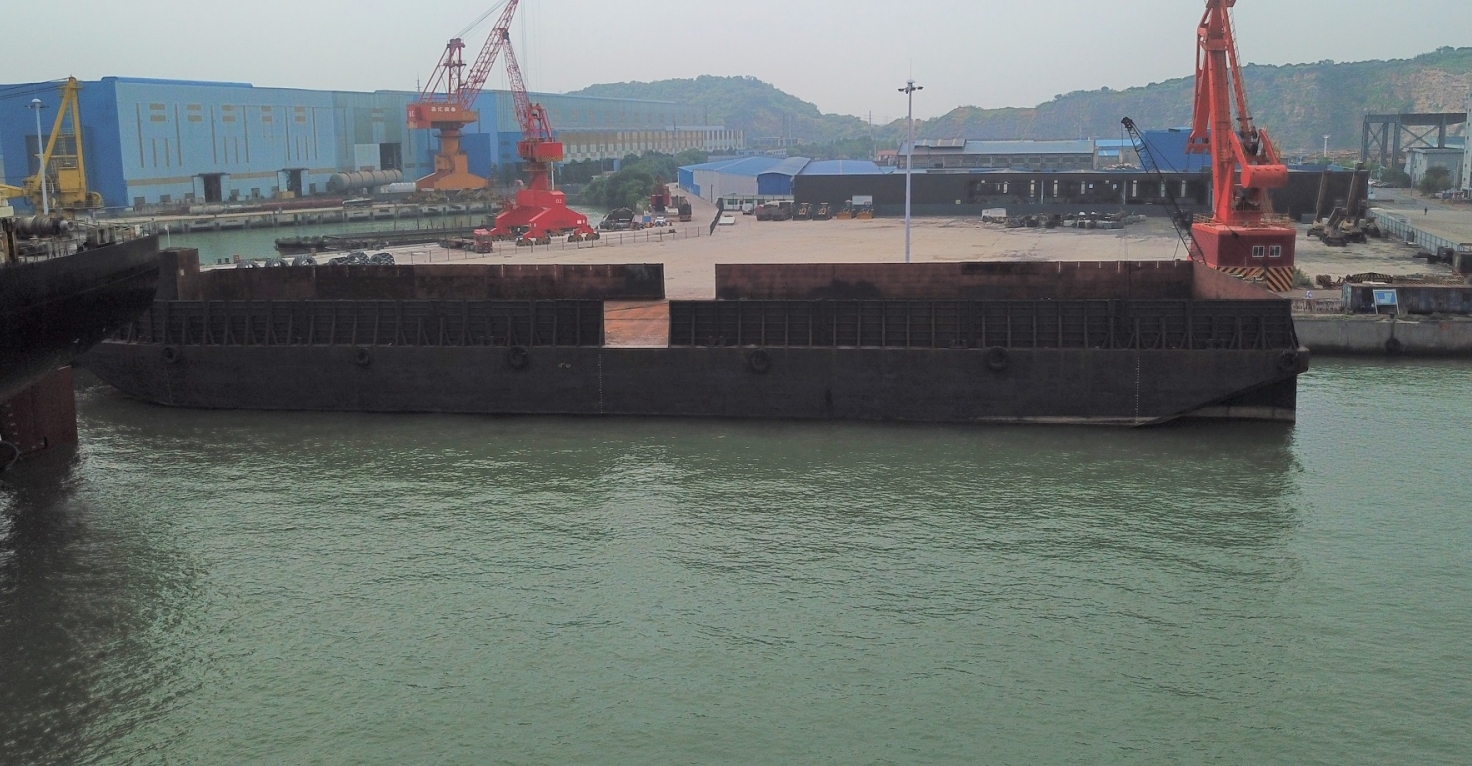 9700 T Non-self-propelled deck barge For Sale