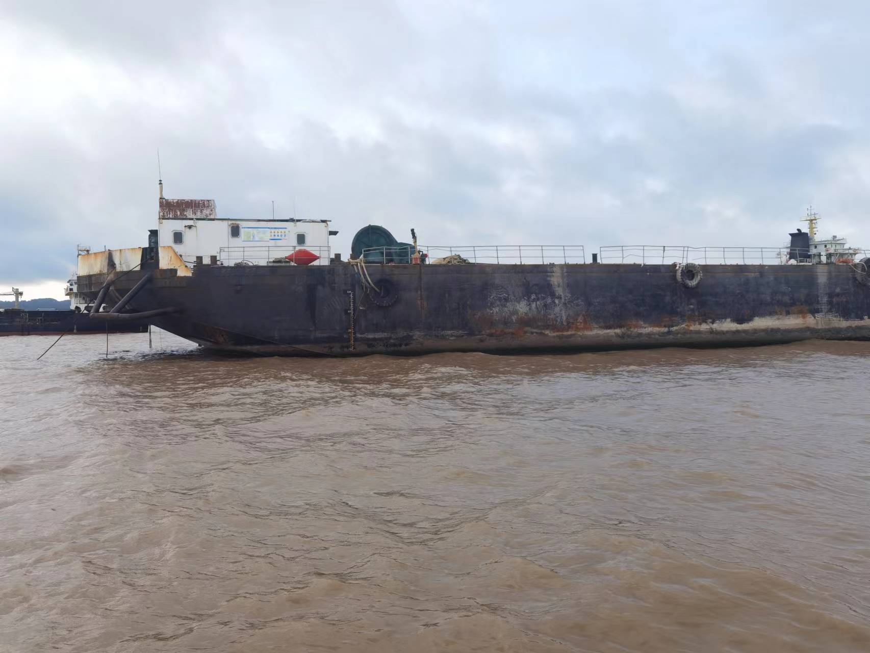 9700 T Non-self-propelled deck barge For Sale