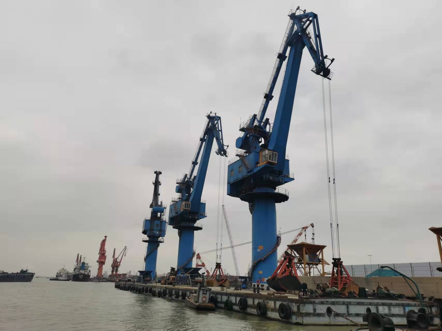 50 T Fully Revolving Floating Crane For Sale