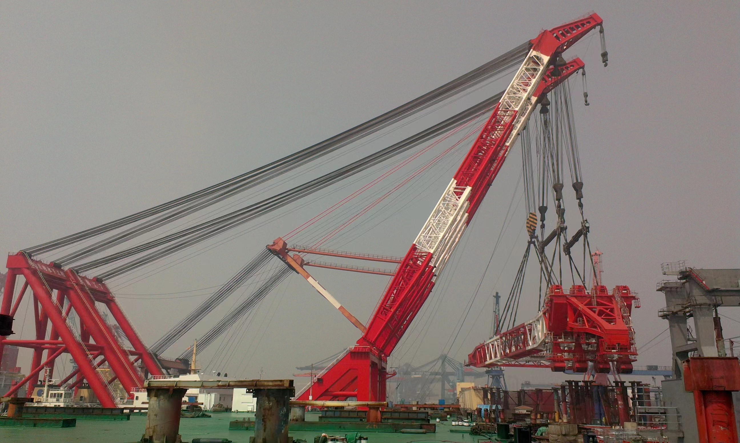 2600 T A-shaped Crane For Sale