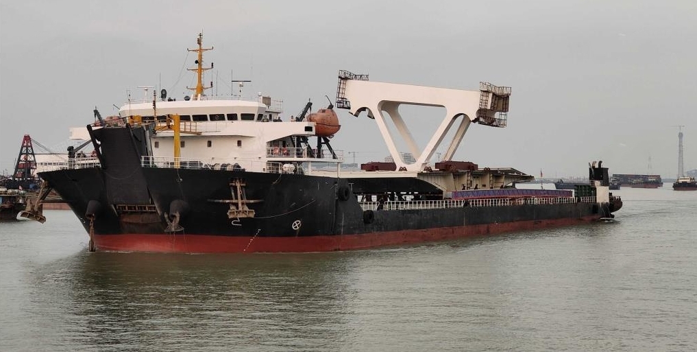 13720 T Deck Barge /LCT For Sale