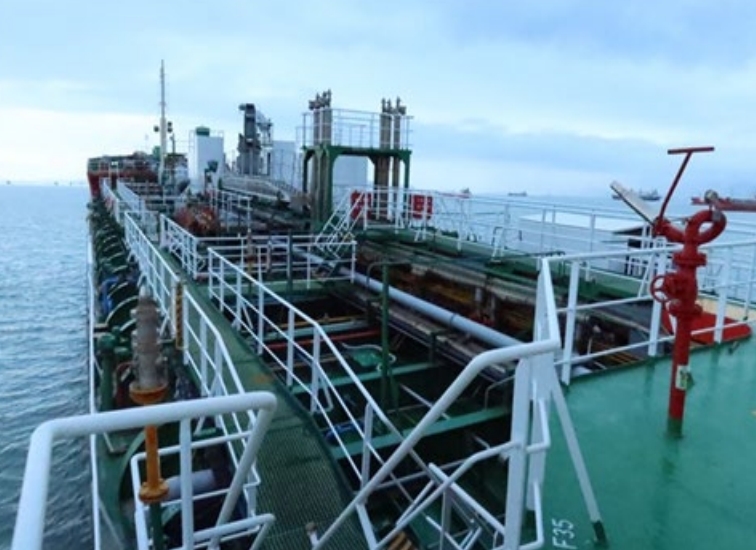 4380 T Product Oil Tanker For Sale