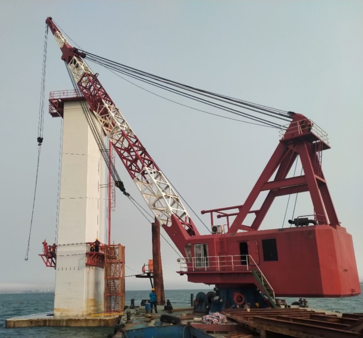 100 T Fully Revolving Floating Crane For Sale