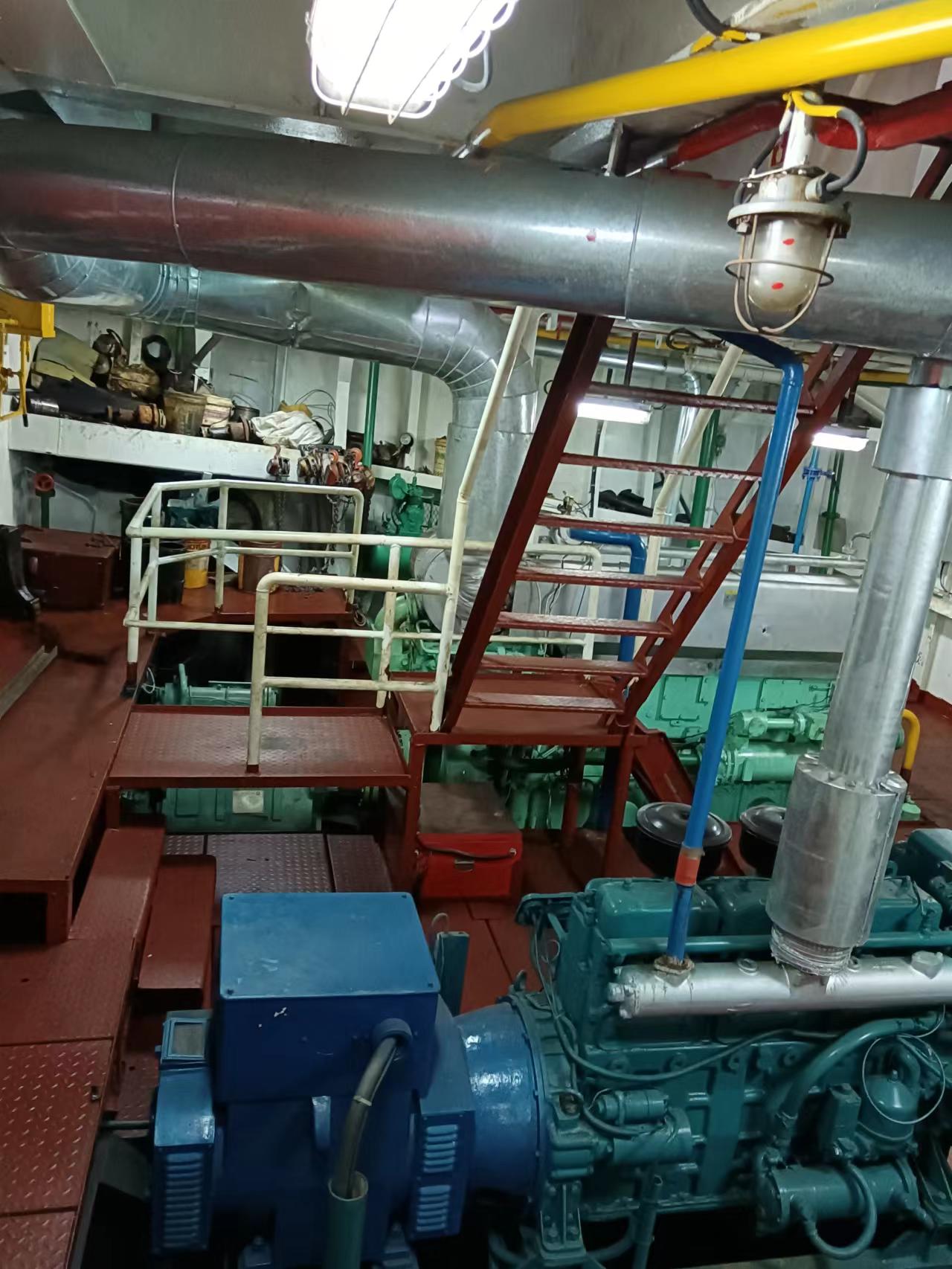 450 T Fully Revolving Floating Crane For Sale