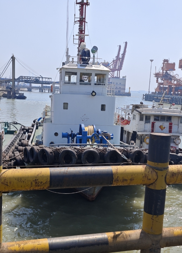 3200 PS Harbor Tug For Sale
