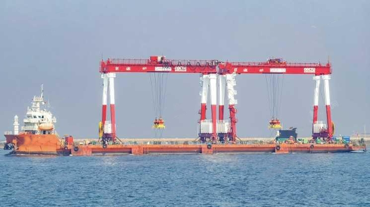 10160 T Deck Barge /LCT For Sale