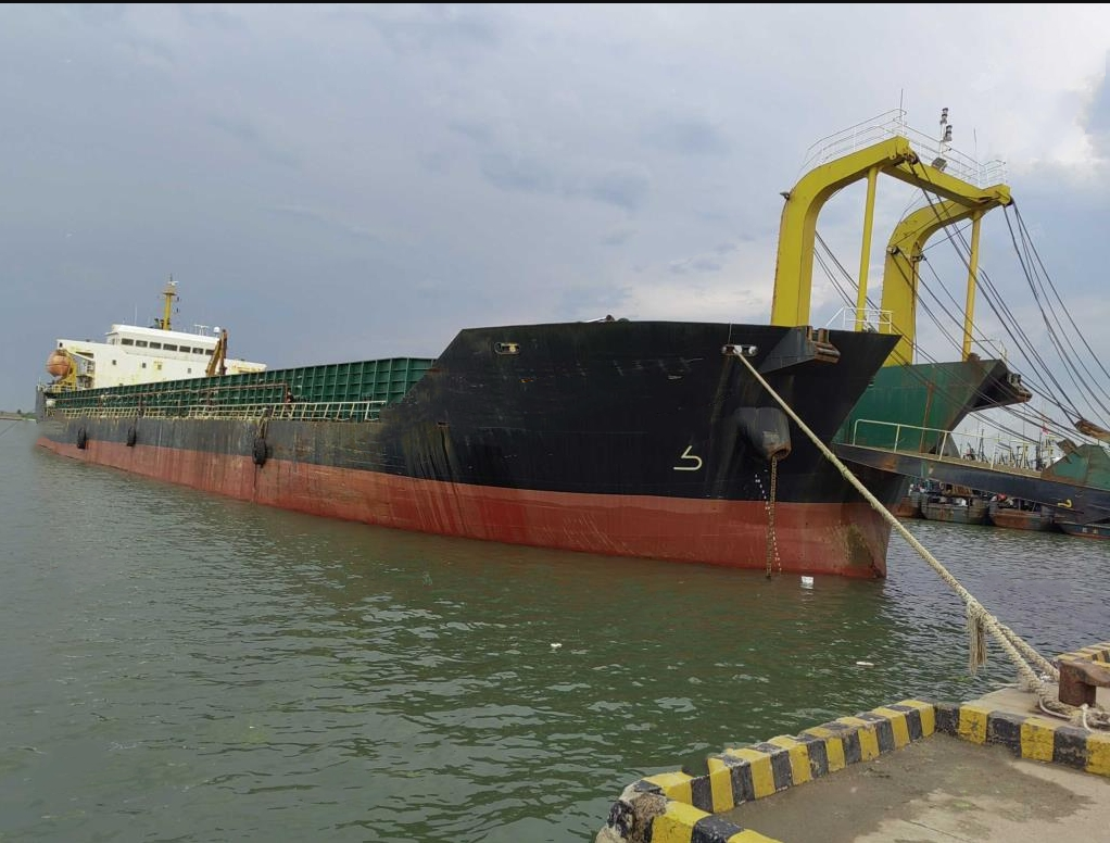 10000 T Deck Barge /LCT For Sale