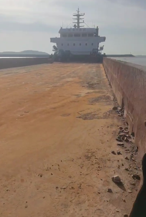 2870 T Deck Barge /LCT For Sale