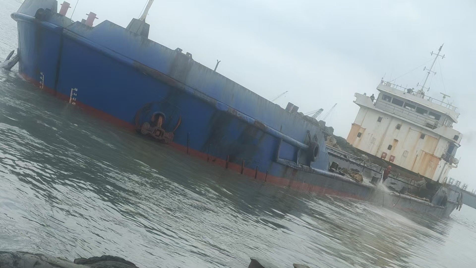 2000 m³ Split Hopper Barge For Sale