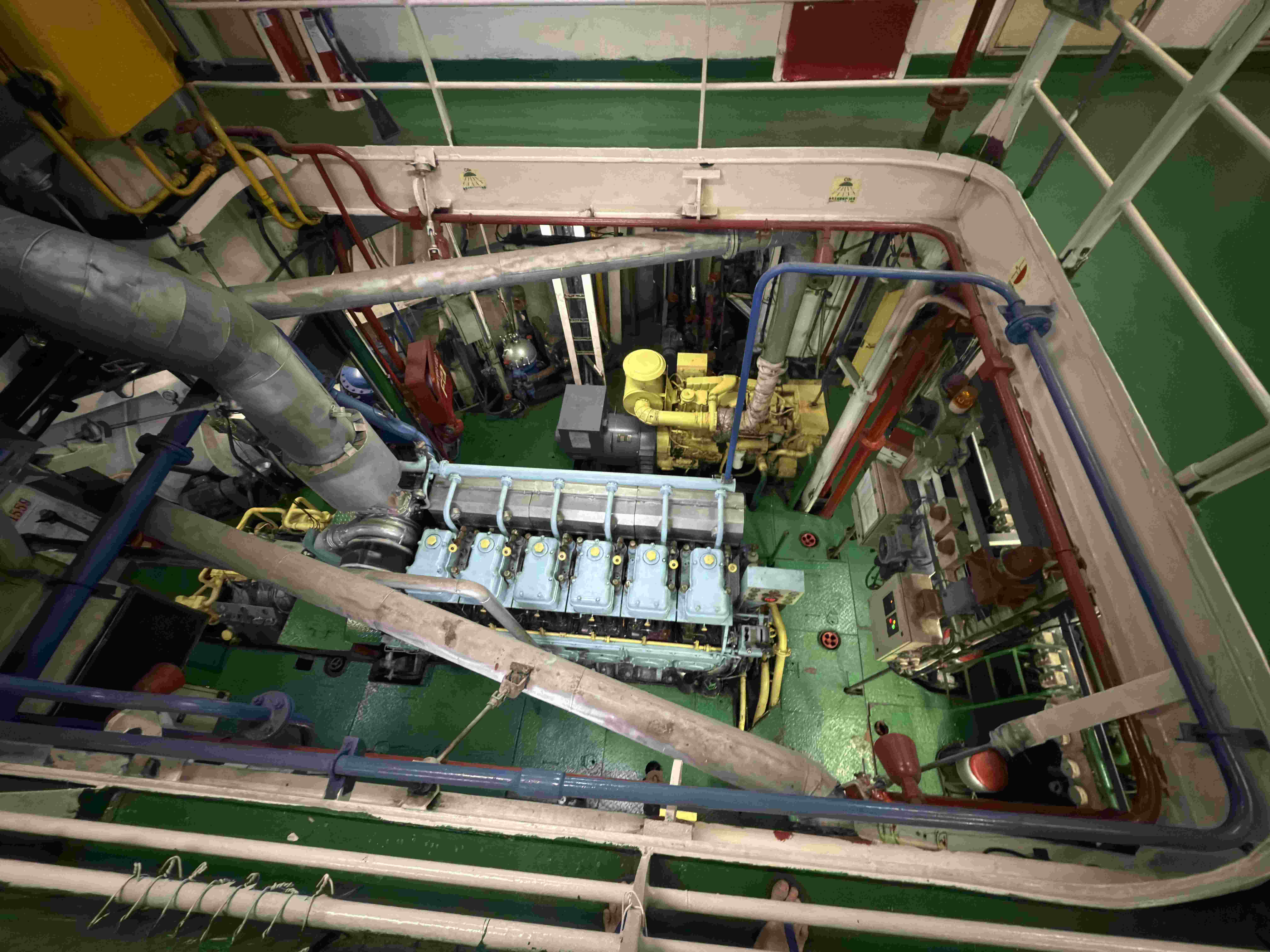 1700 T Bunkering Ship For Sale