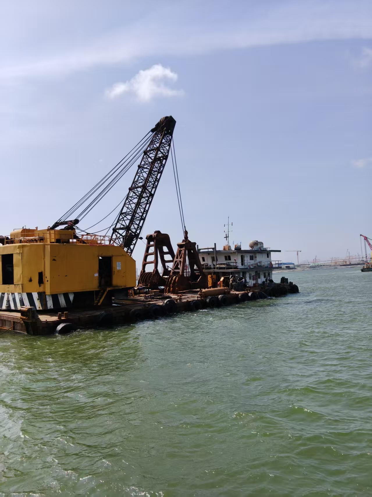 11 m³ Grab Dredger For Sale