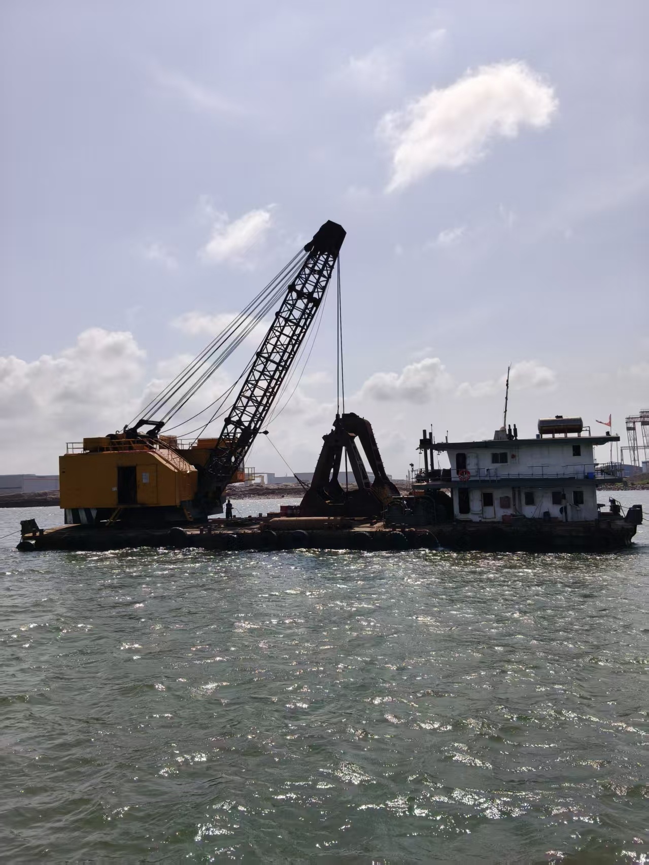 11 m³ Grab Dredger For Sale