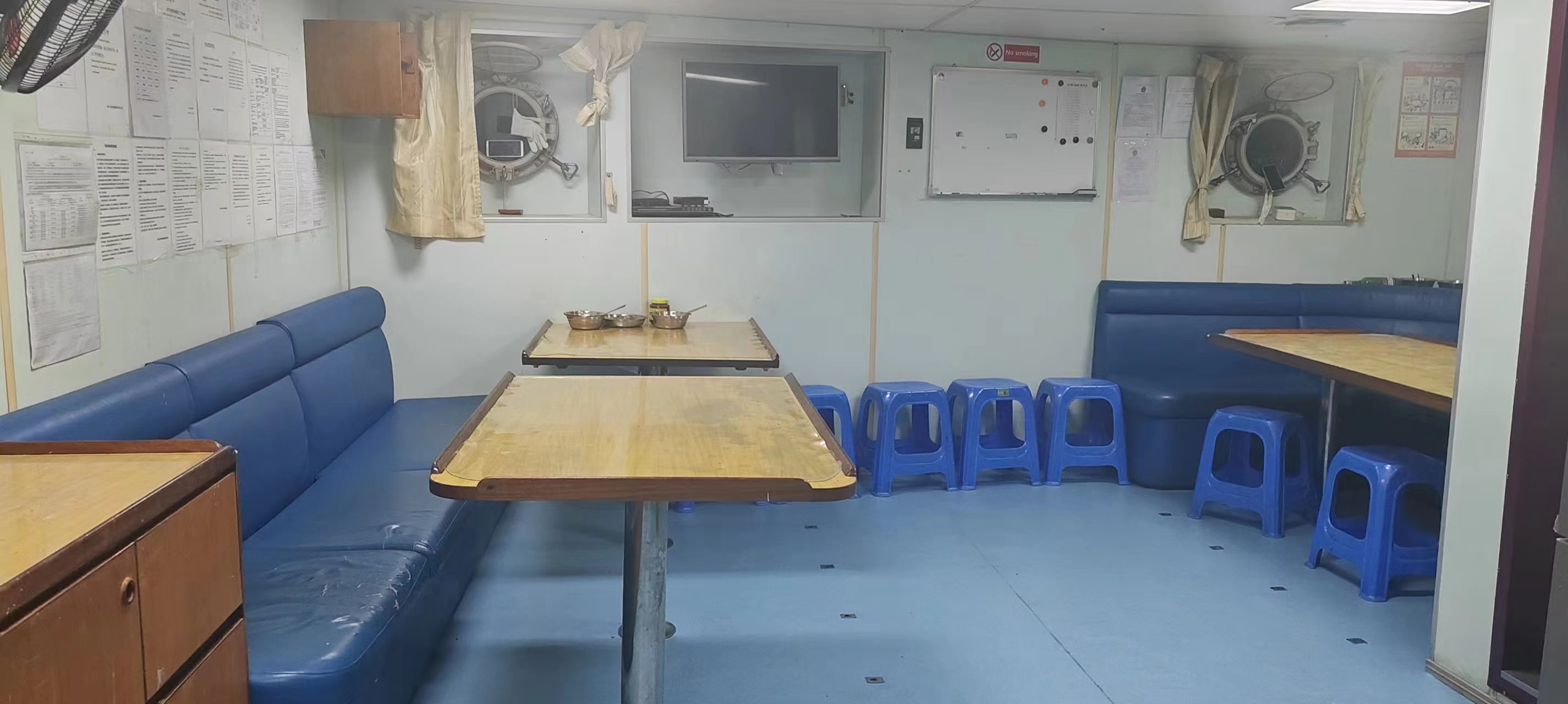 5222 PS AHTS For Sale