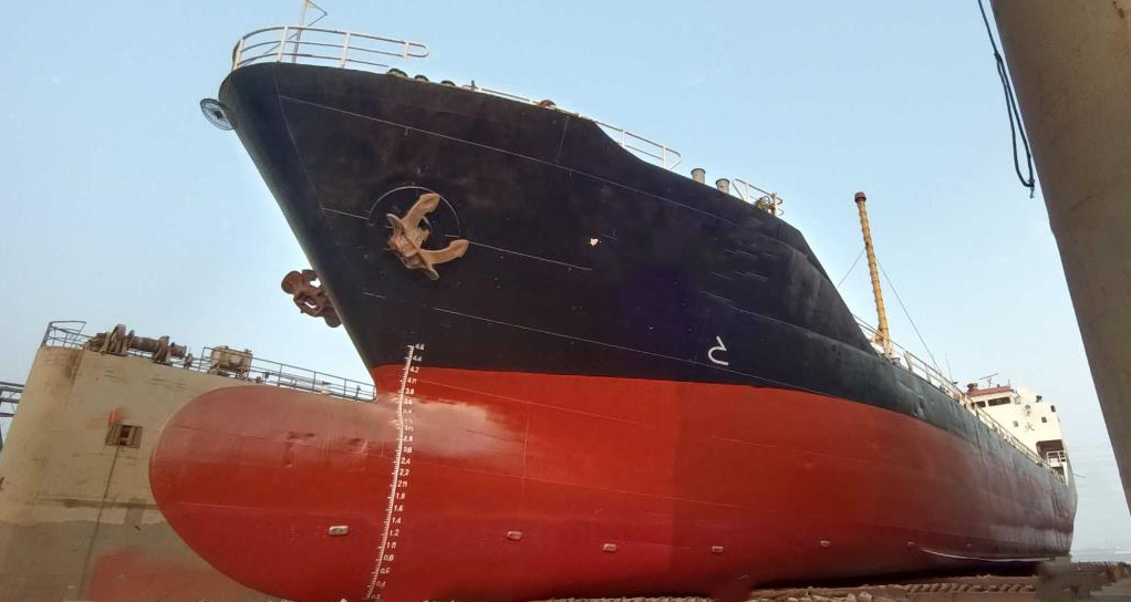 2200 T Product Oil Tanker For Sale