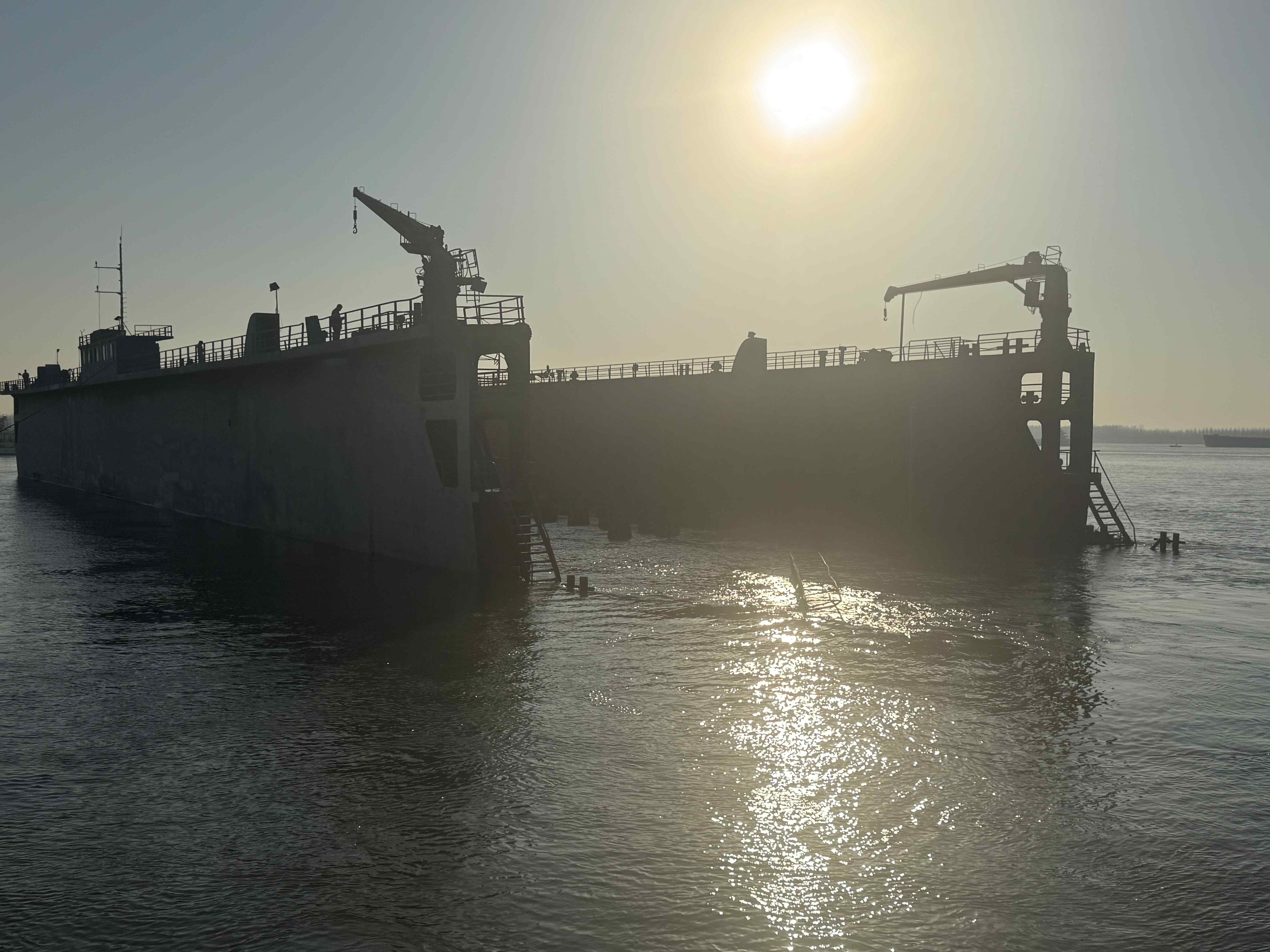 2600 T Floating Dock  For Sale